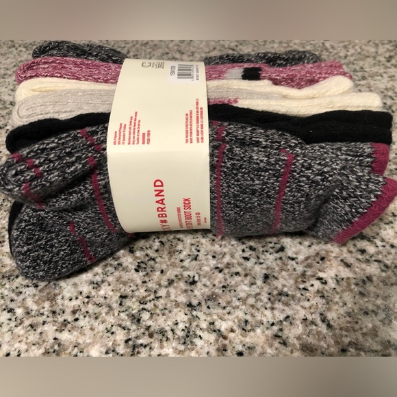 Lucky Brand Women's 6-Pair Shoe Size: 5-10 Super Soft Yarn Cozy Boot Socks- NWT - Picture 8 of 15